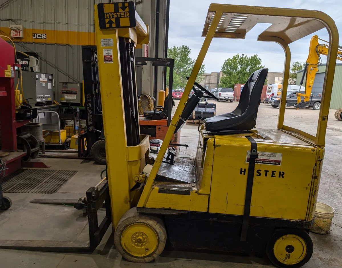 1979 Hyster E40B — view 2