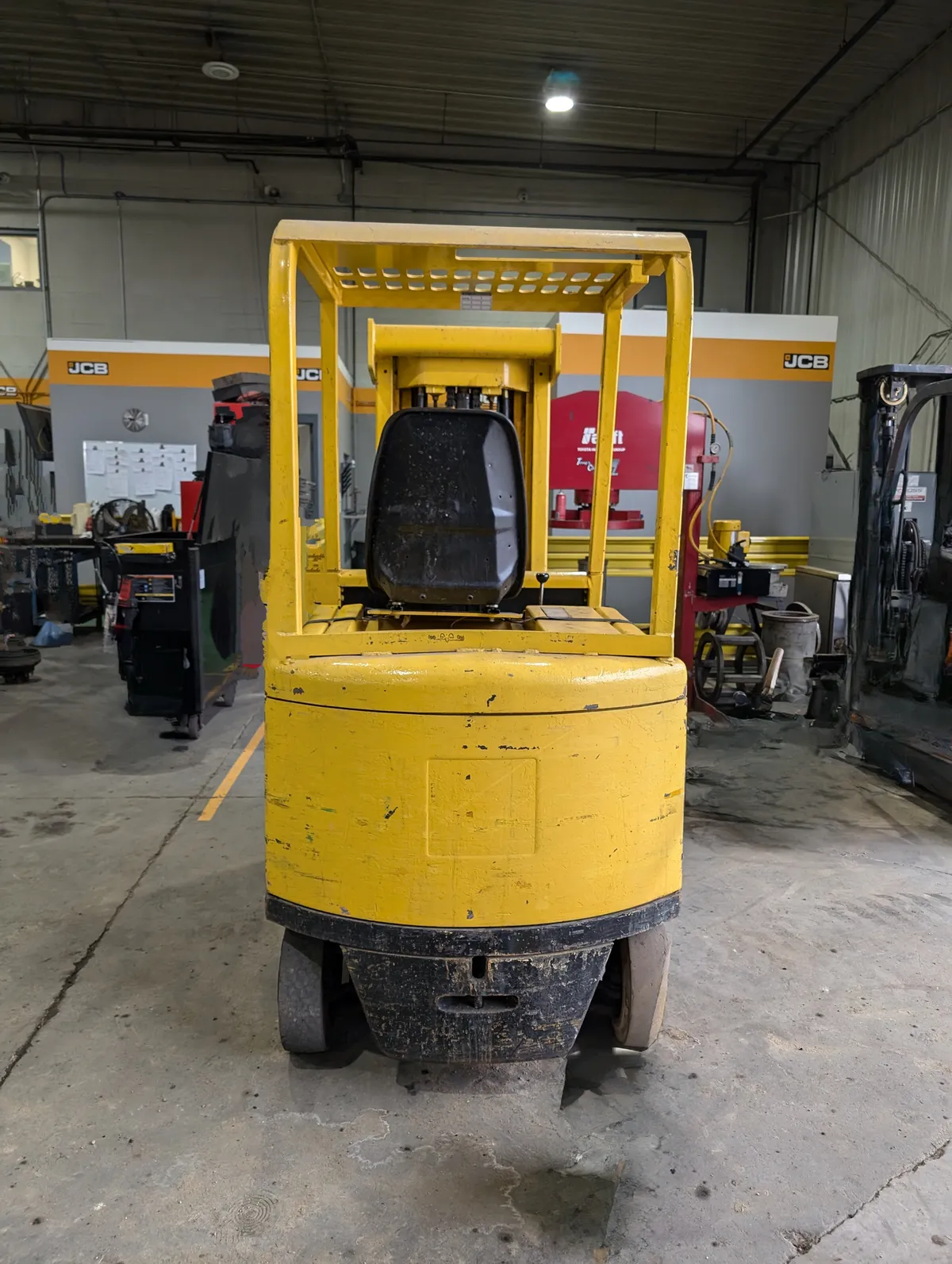 1979 Hyster E40B — view 4