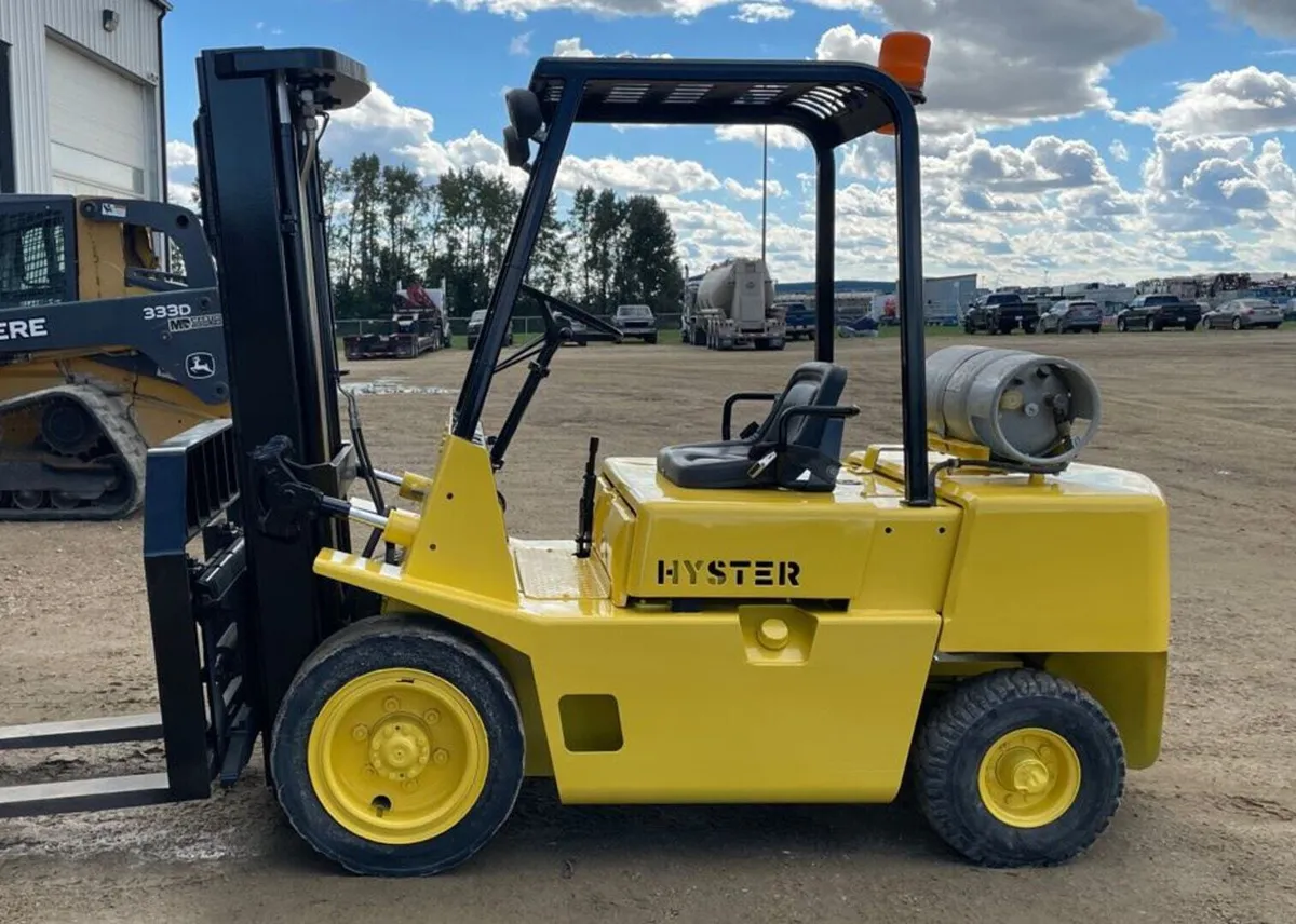 1985 Hyster H60XL for sale at Southern Iron Equipment Lethbridge