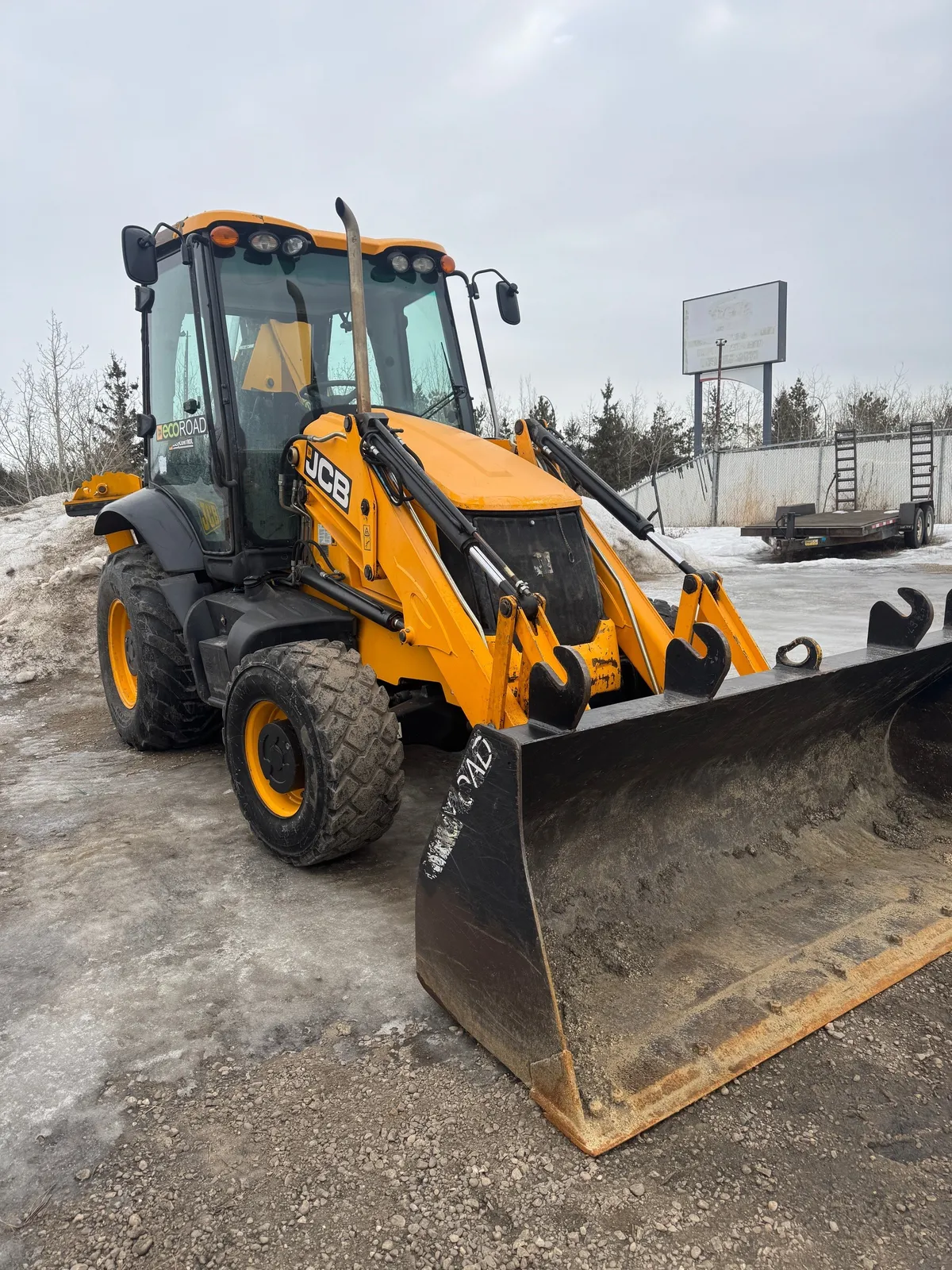 2011 JCB 3CX14 — view 3