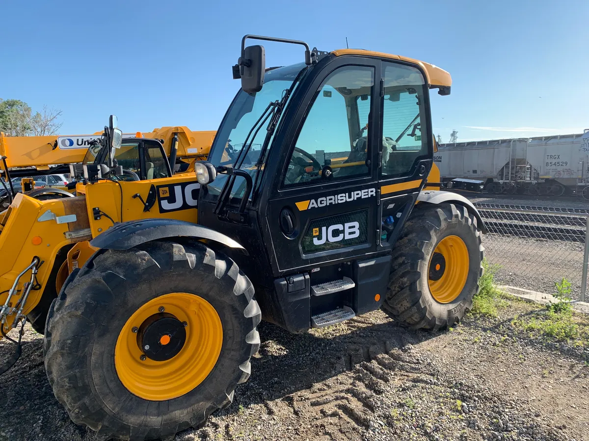 2022 JCB 542-70AG — view 2
