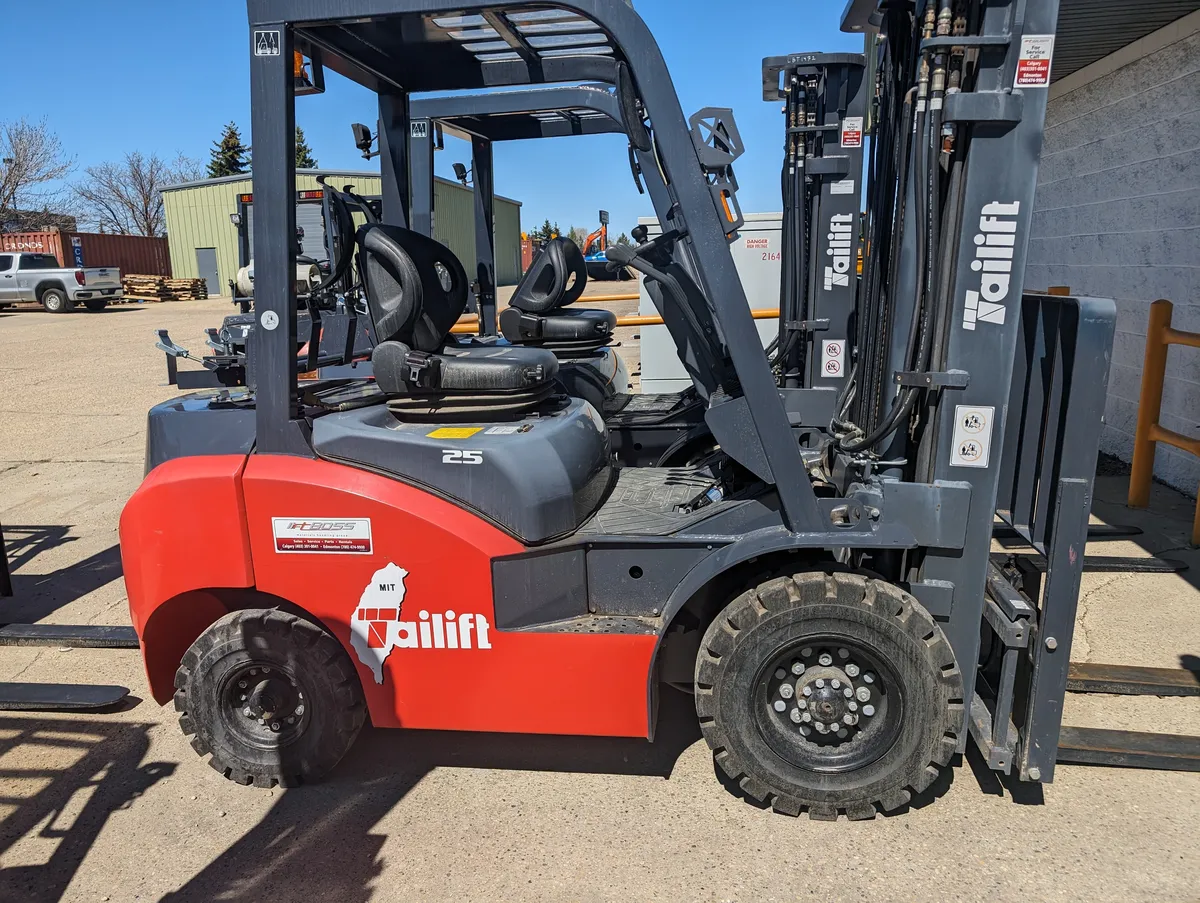 2022 Tailift PFG25-PS — view 2
