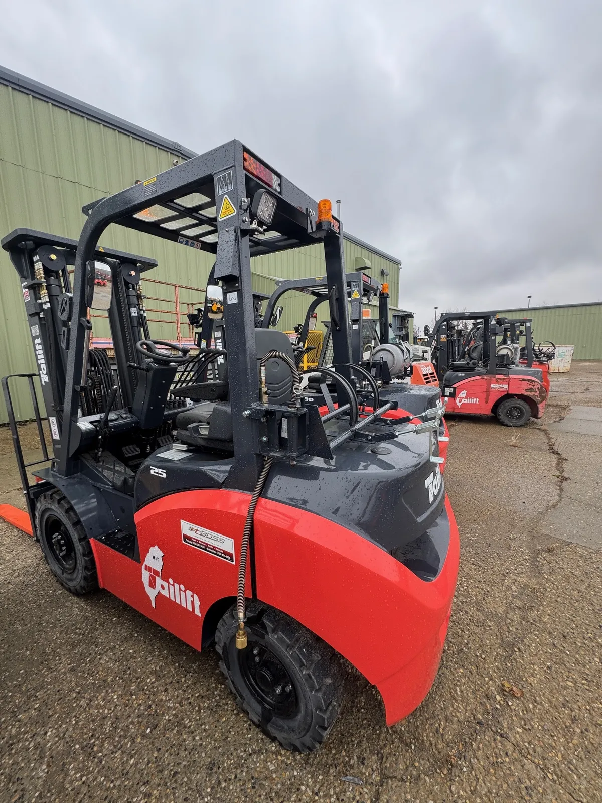 2025 Tailift PFG25-PS — view 4