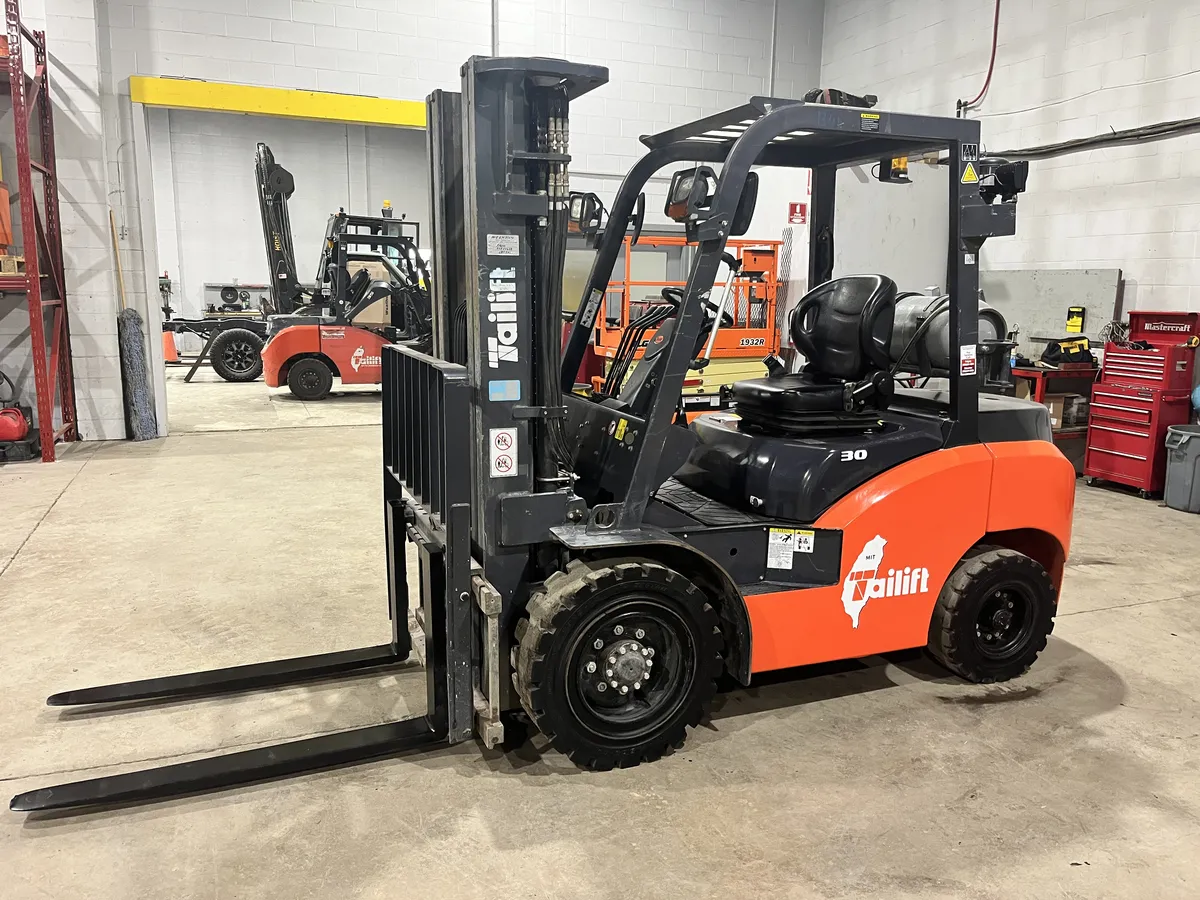 2022 Tailift PFG30-PS — view 2