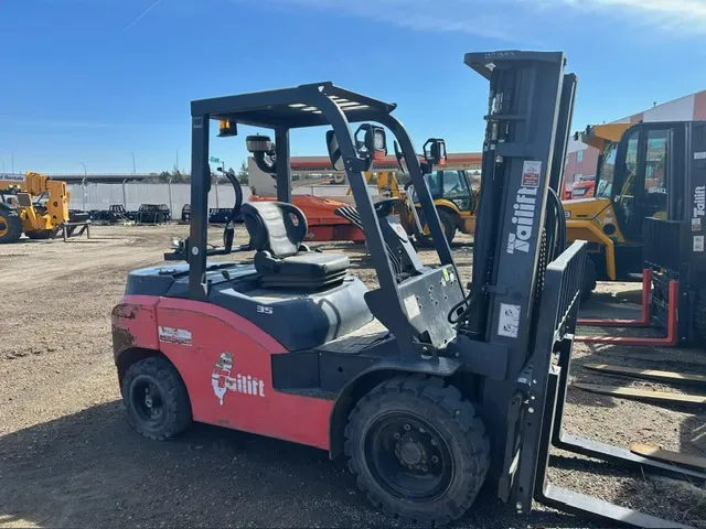 2022 Tailift PFG35-PS for sale at Southern Iron Equipment Lethbridge