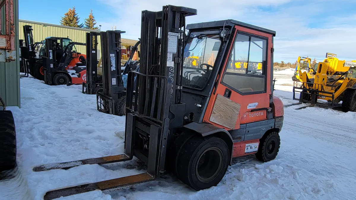 1996 Toyota 52-6FGU30 for sale — Forklifts in Lethbridge AB at Southern Iron Equipment